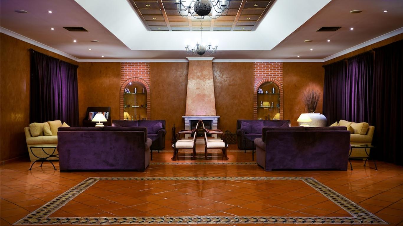 維拉嘉樂阿巴克拉酒店 - 塔維拉