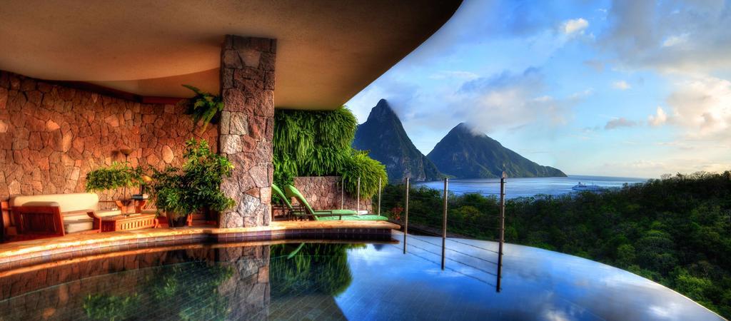 Jade Mountain Resort