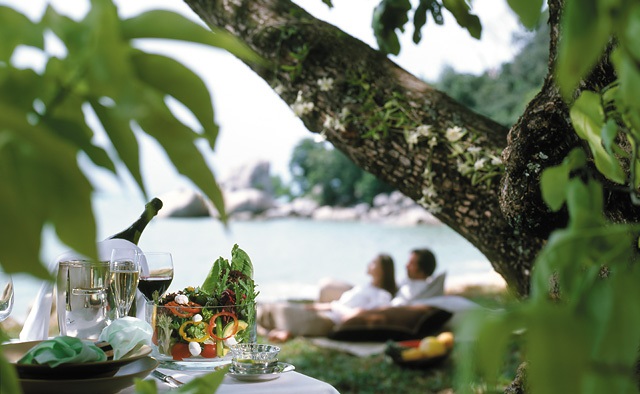 Want the best hotel in Penang? With a beachfront location and lush tropical gardens, Shangri-La Rasa Sayang Resort & Spa enhances Malaysia's natural beauty