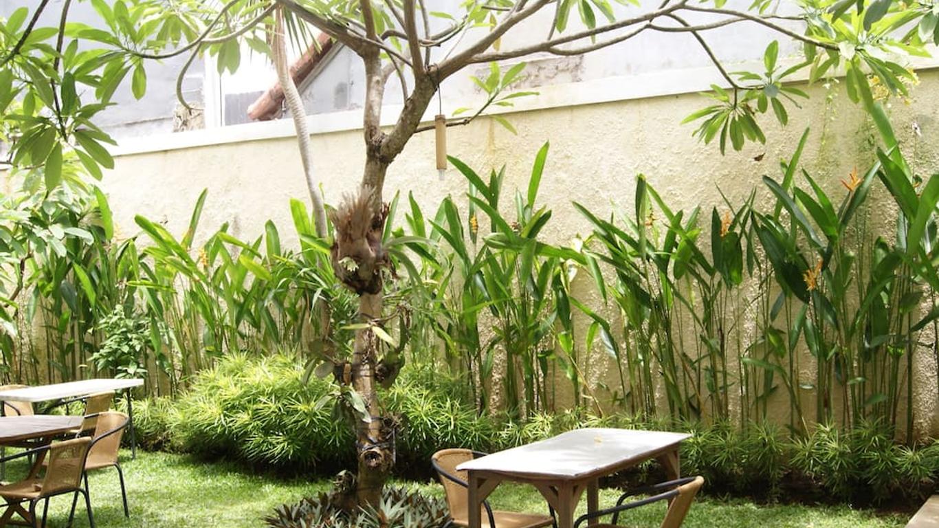 蘇吉拉斯生活酒店 - 登巴薩