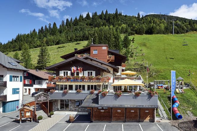 馬爾邦圖爾納家庭及運動酒店 - 特里森貝格