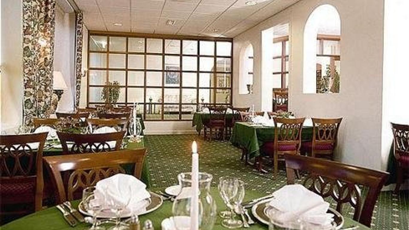安斯加爾酒店 - 歐登斯