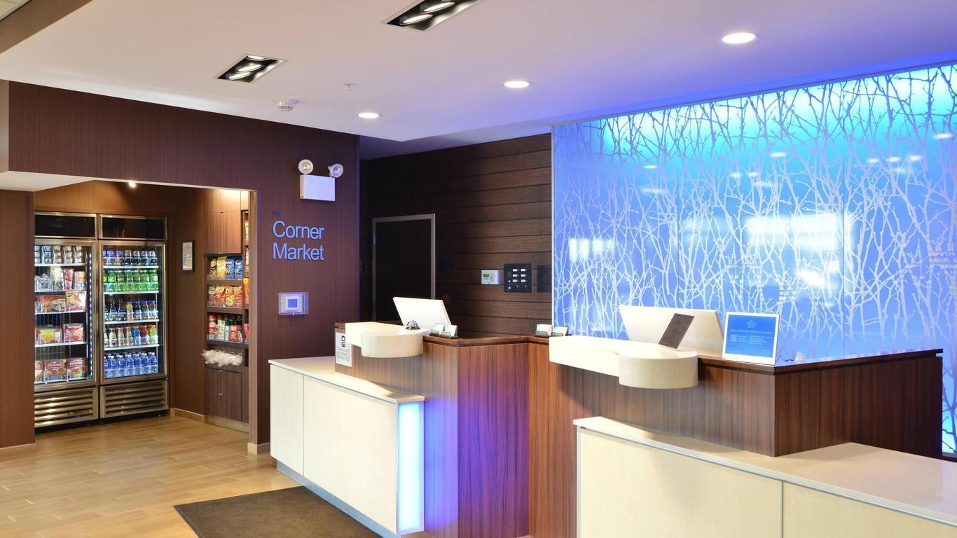 奇佩瓦福爾斯歐克雷爾費爾菲爾德萬豪套房酒店 - 歐克萊爾