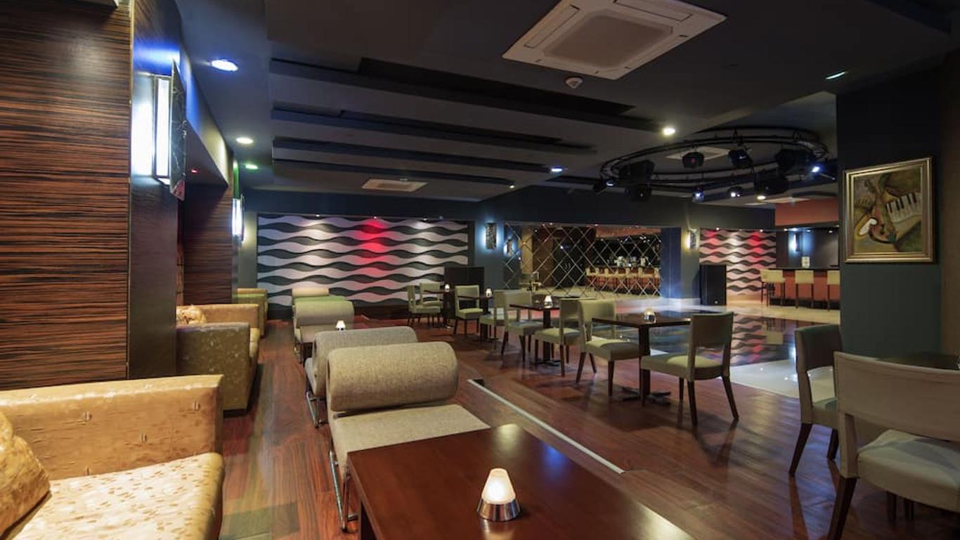 阿爾巴皇后酒店 - 式 - 賽德