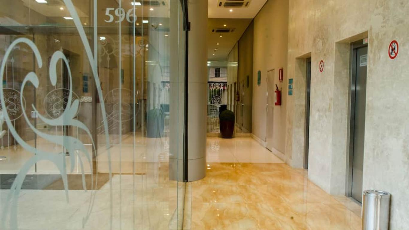 威樂塞萊斯蒂納伊凡托斯公寓酒店 - 貝羅奥利松