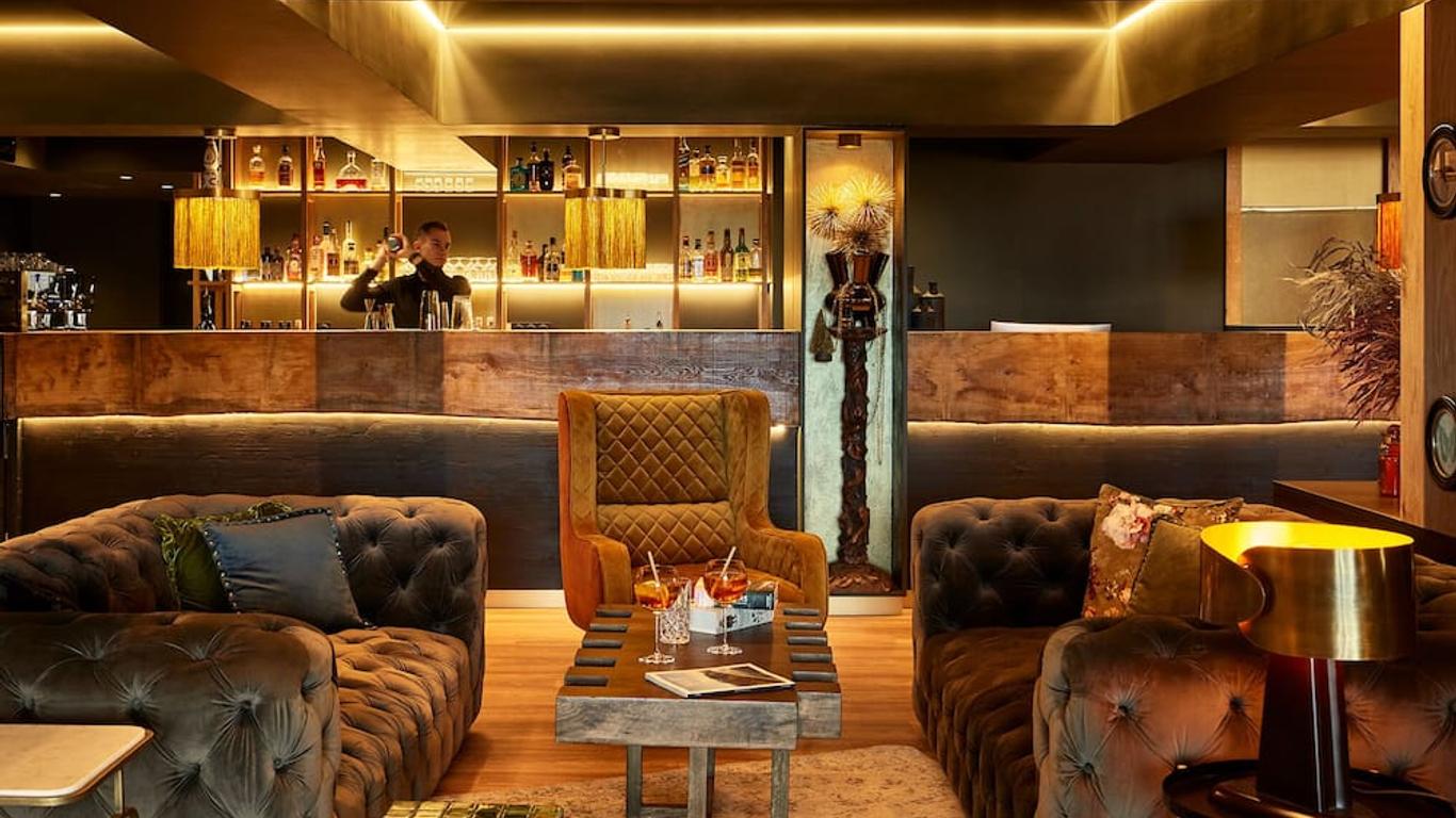 阿爾伯西酒店 - 梅婕芙