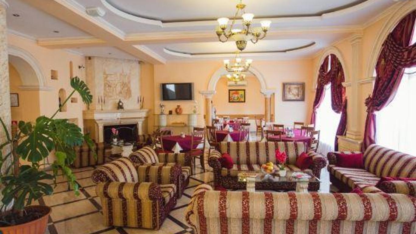 Hotel Grace Nairi