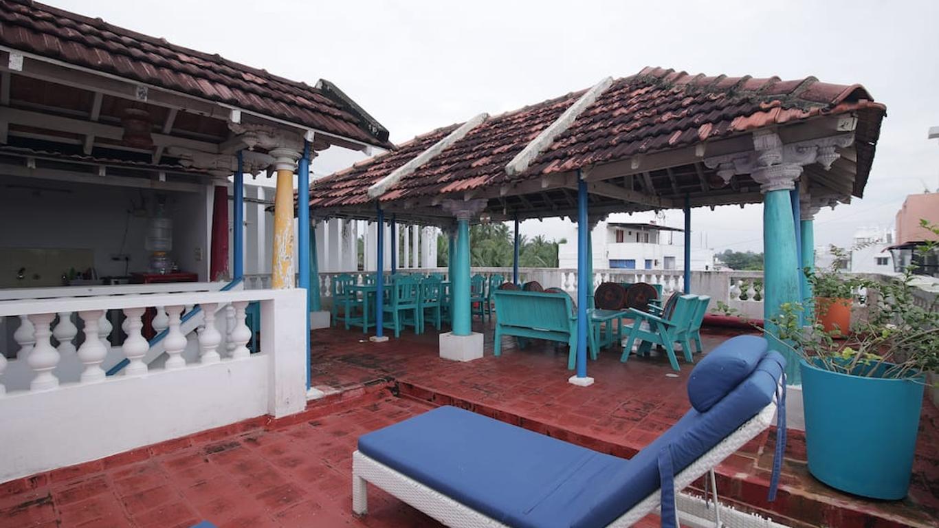 Holi-Wood Guesthouse