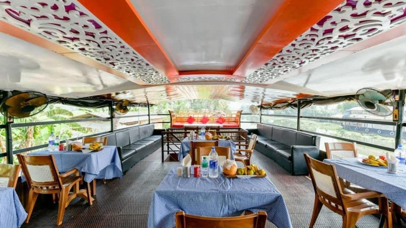 Indraprastham Houseboat