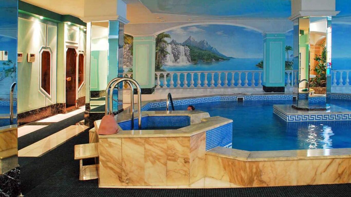 Avrora Hotel
