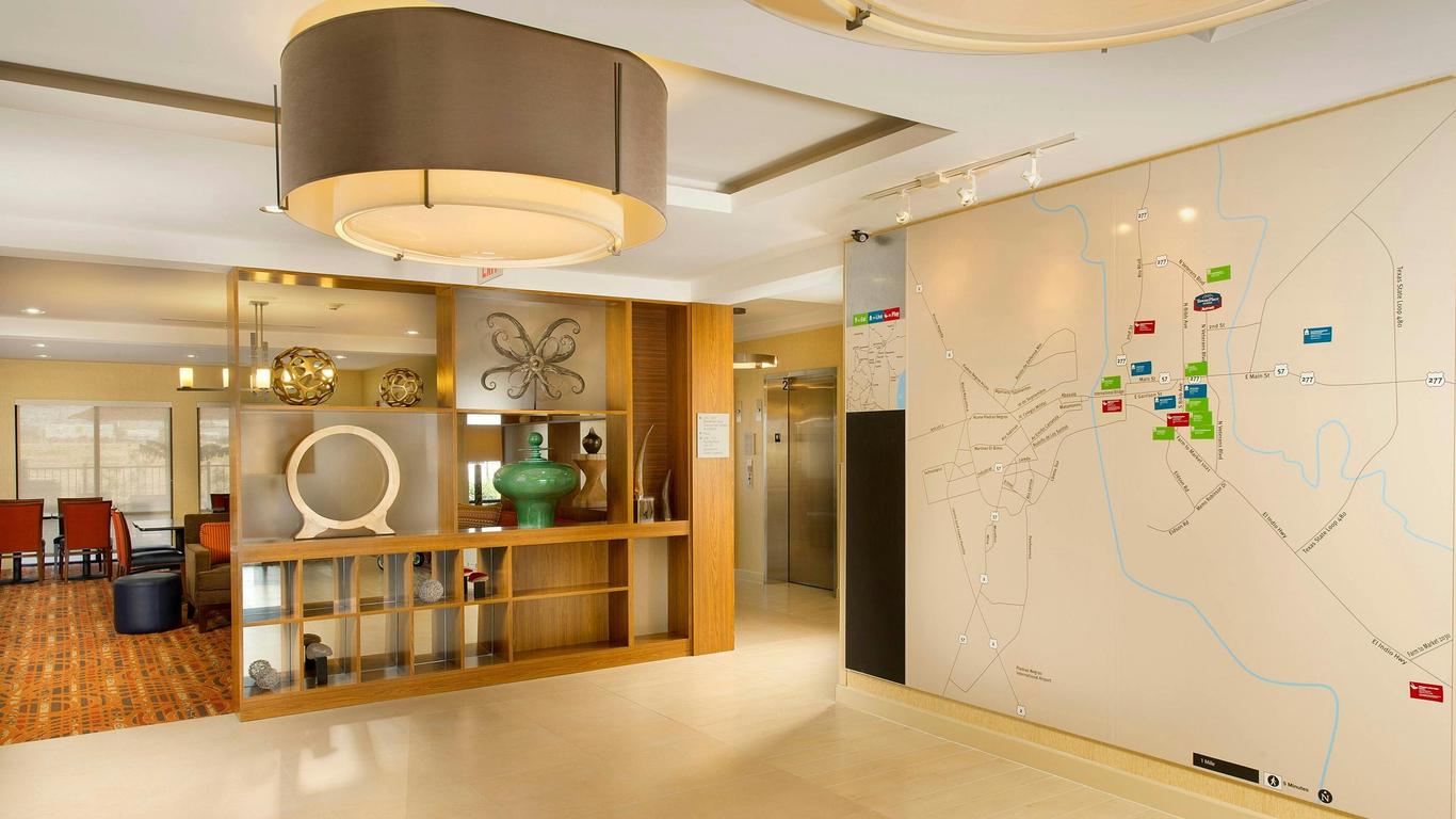湯普列斯套房伊格爾帕斯酒店 - 伊格爾帕斯