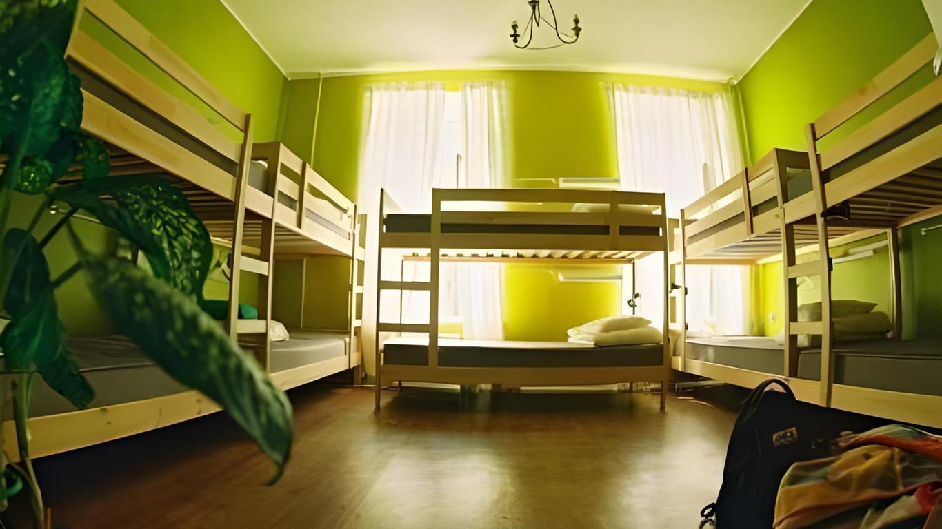 Old Flat Hostel na Sovetskoy