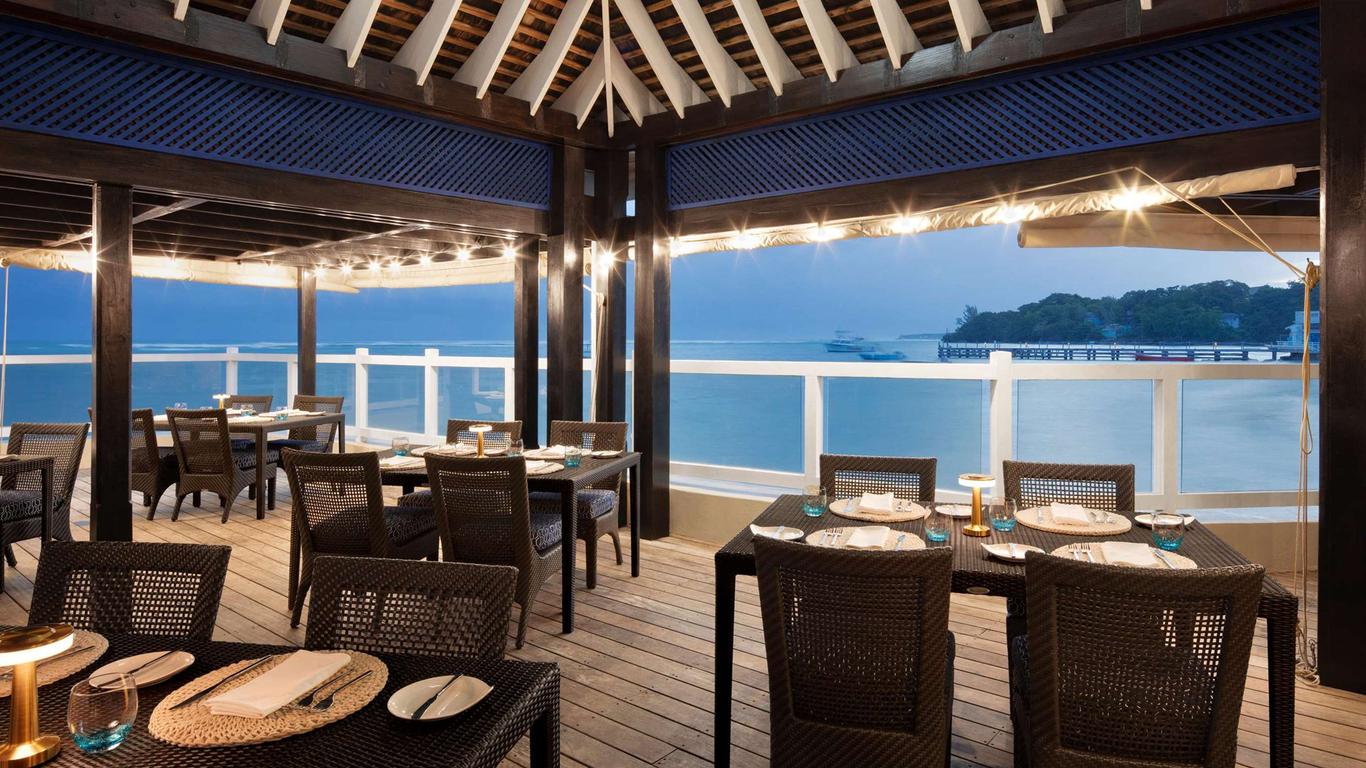 八河海灘飯店 - 式