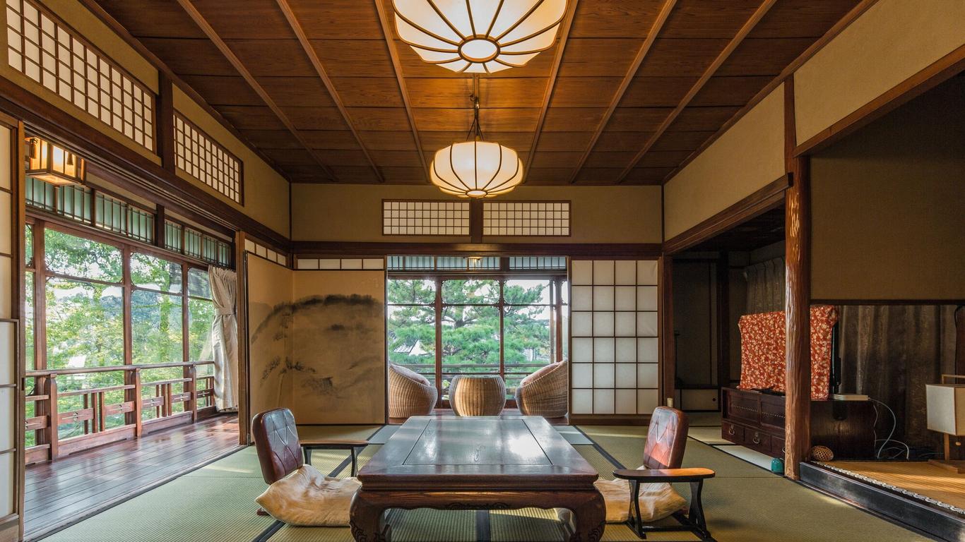 八千代旅館