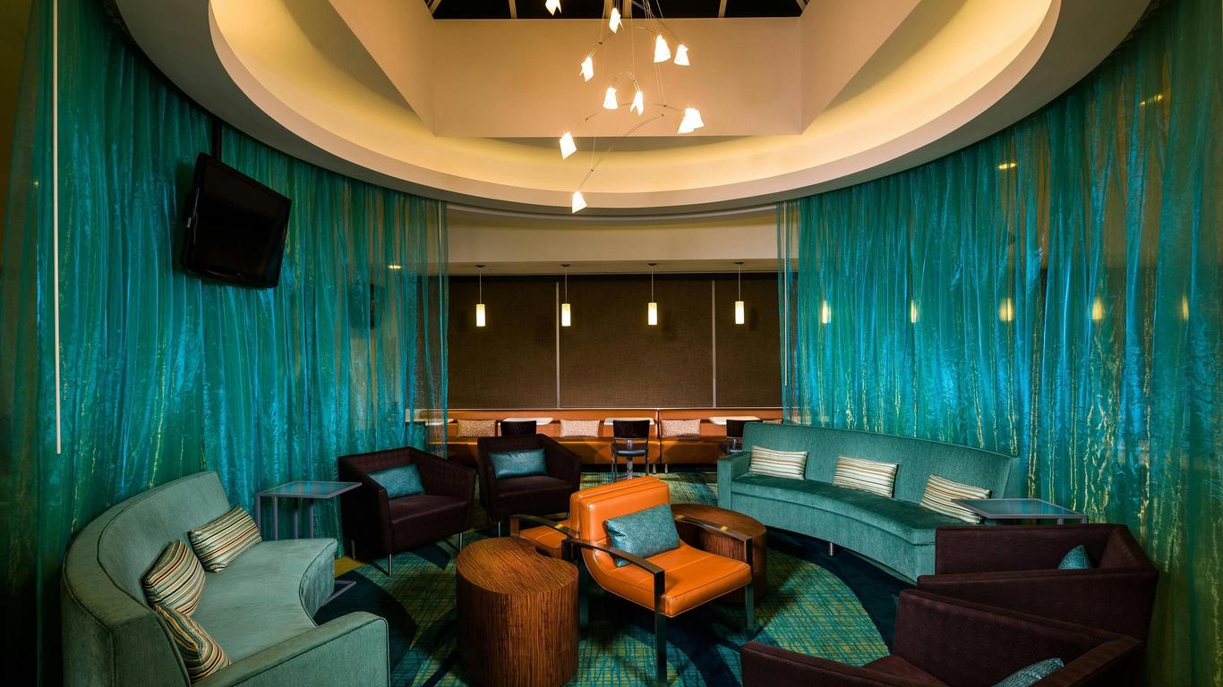 紐約拉瓜迪亞機場 SpringHill Suites 酒店 - 可樂那
