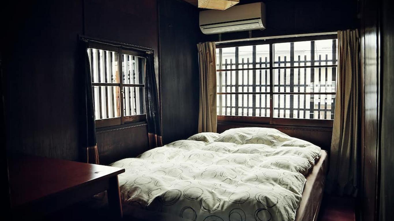 蒙多旅館