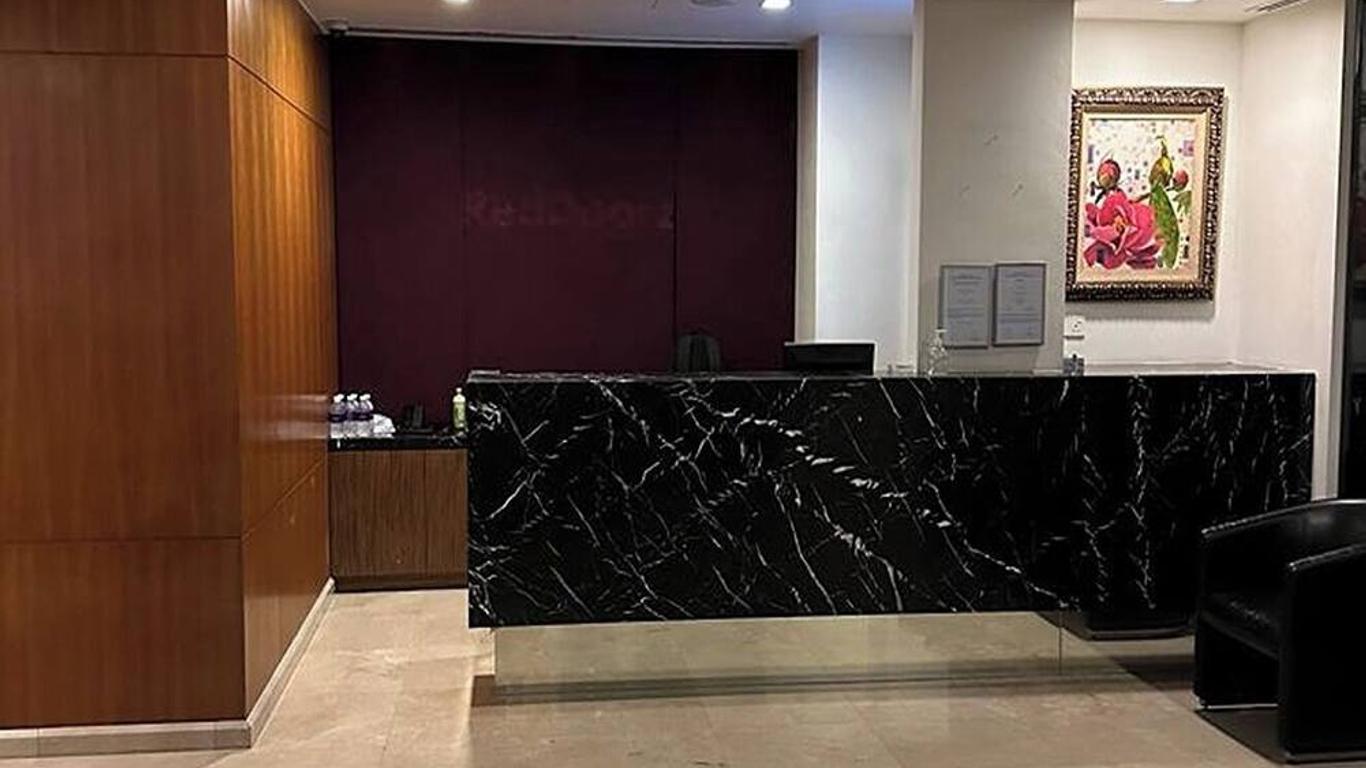 寰庭馬里士他酒店