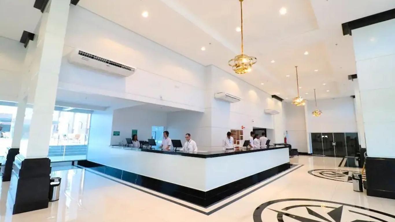 羅馬廣場飯店