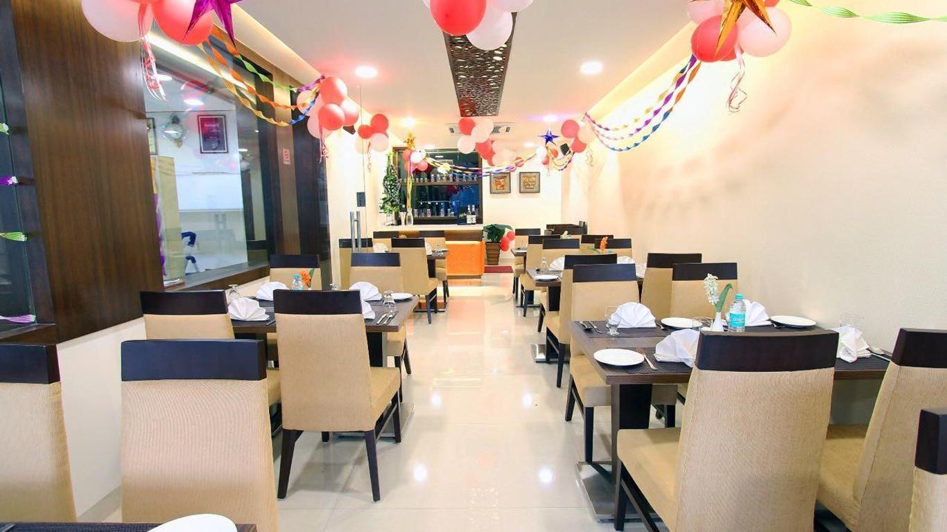 烏莎基蘭宮大酒店暨塔樓 - 阿格拉