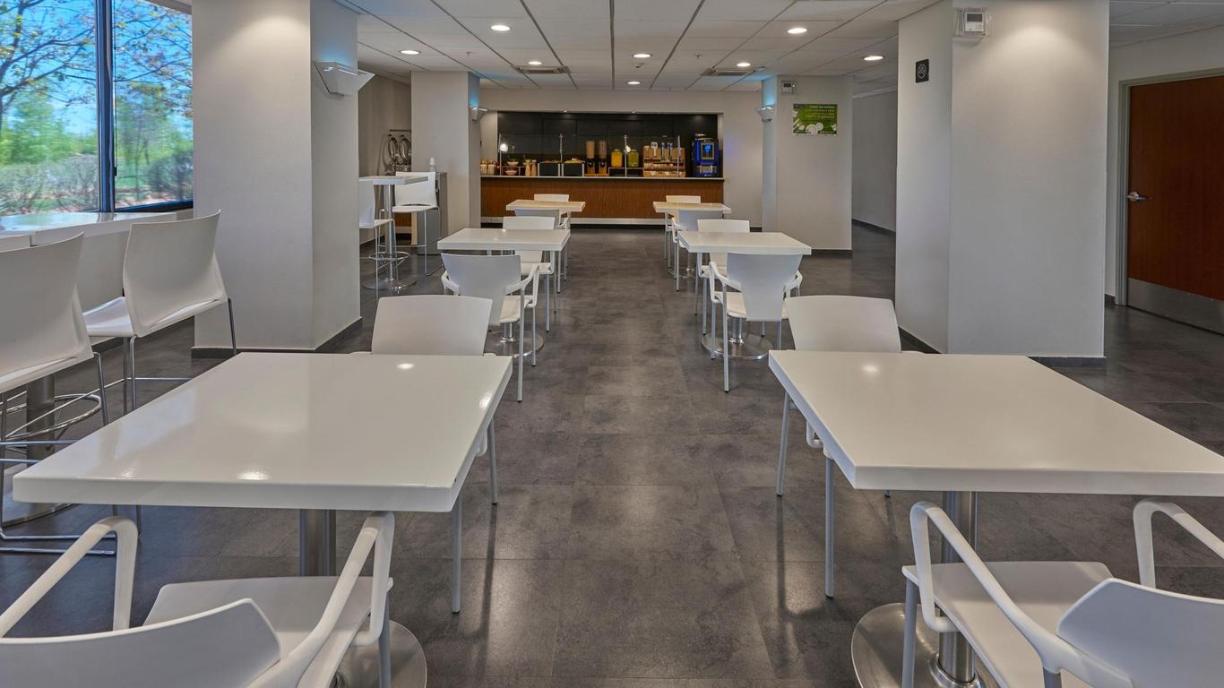 提華納伊蘇格特斯城市快捷酒店 - 提瓦那