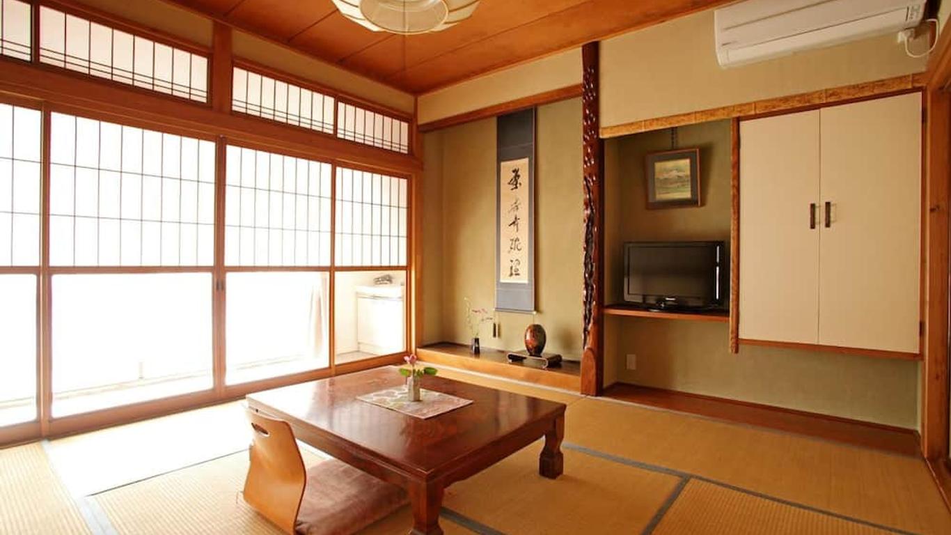 雅司旅館