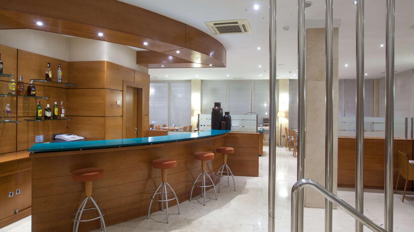新罕布什爾州聖佩德羅酒店 - 馬貝雅