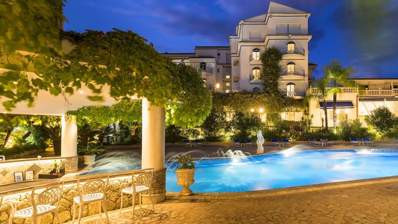 聖阿爾菲奧花園溫泉酒店 - 賈爾迪尼納克索斯