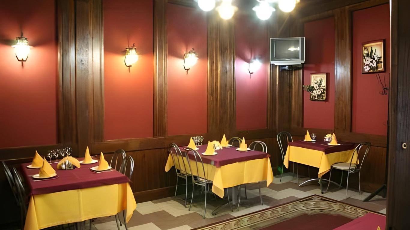 包馬納里賈納飯店