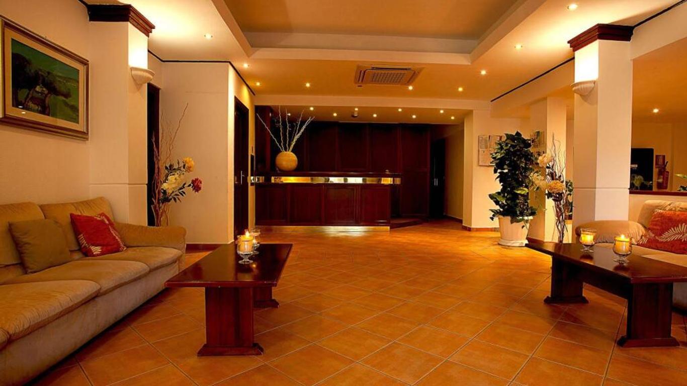 莫德諾酒店 - 歐比亞