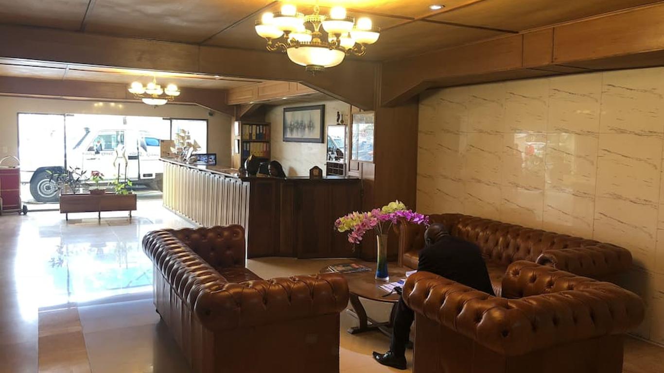 陽光花園酒店 - 安塔那那利佛