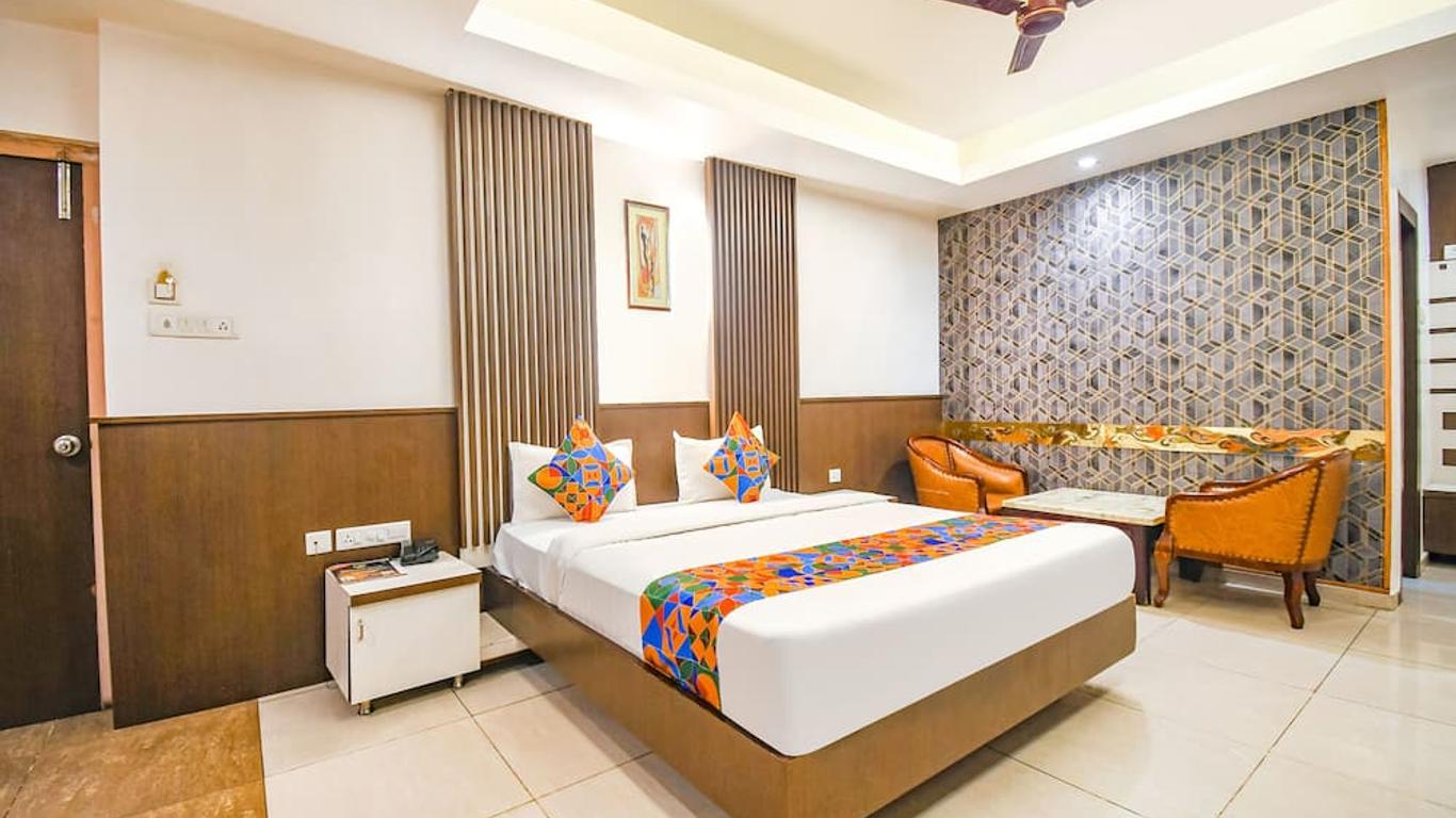 Fabhotel Emerald