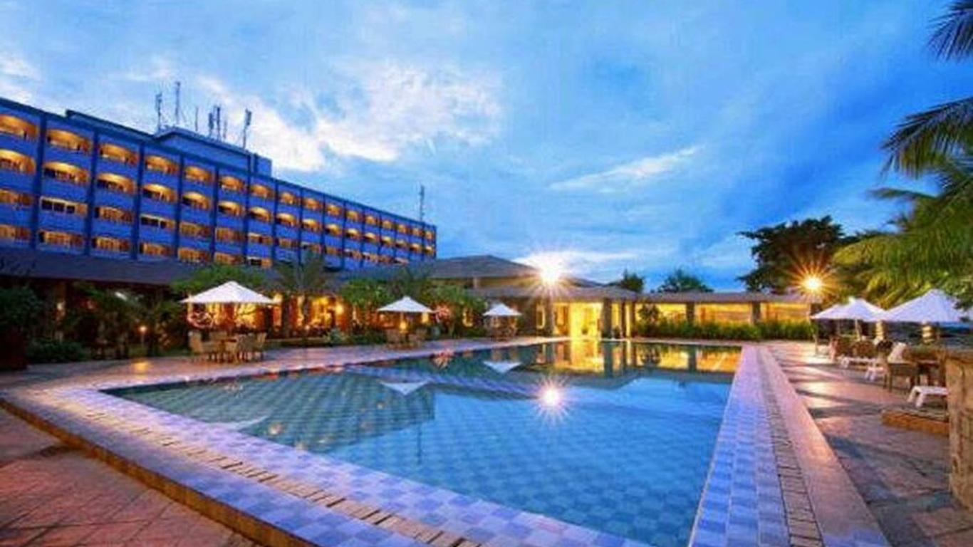 潘格蘭海灘酒店 - 巴東