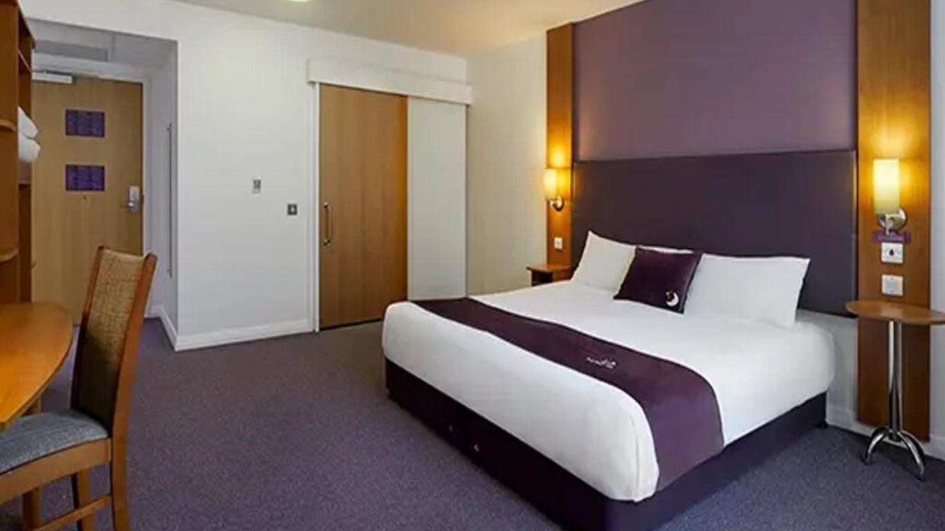 Premier Inn Swindon North