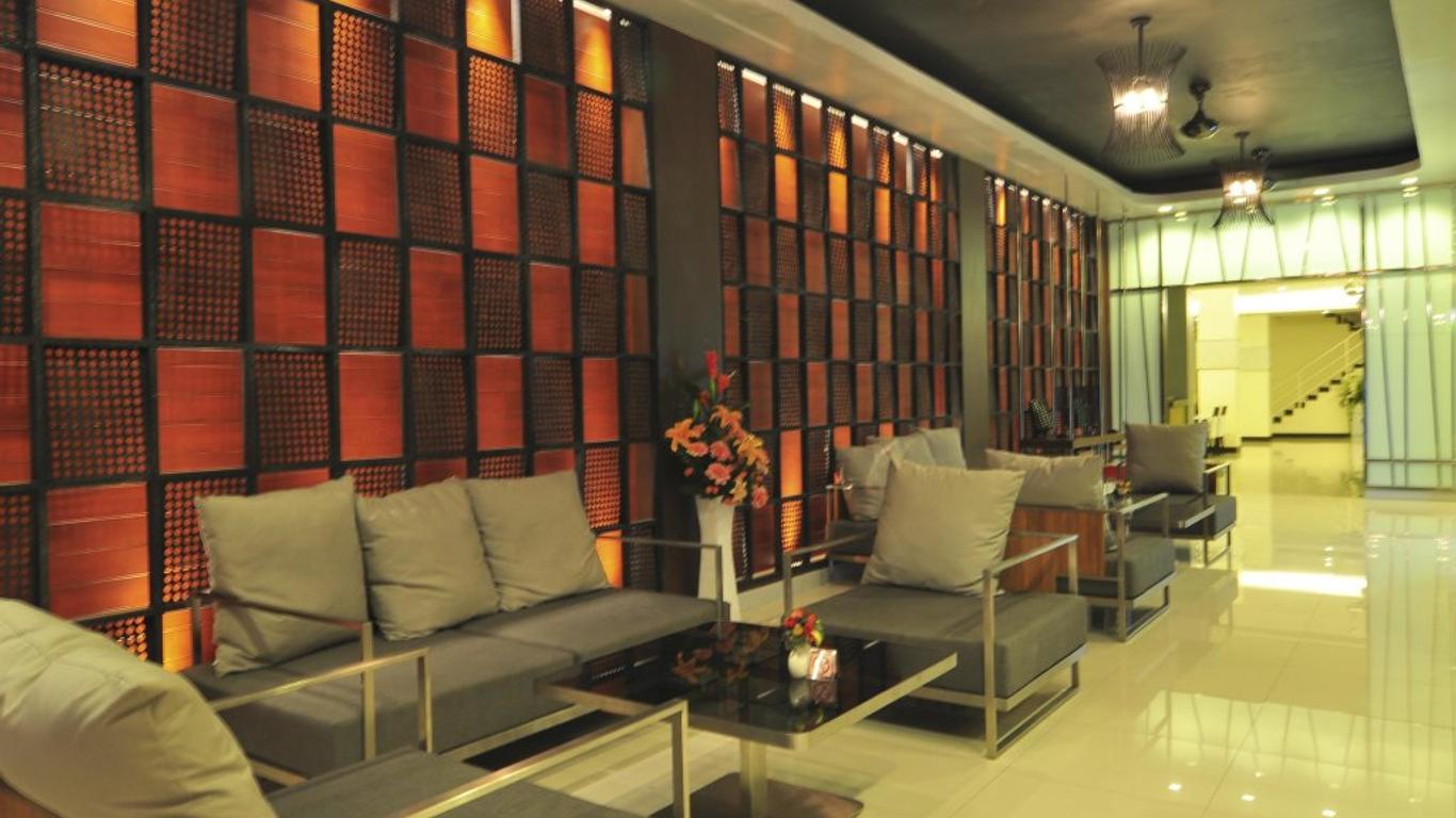 鉑金酒店 - 巴東