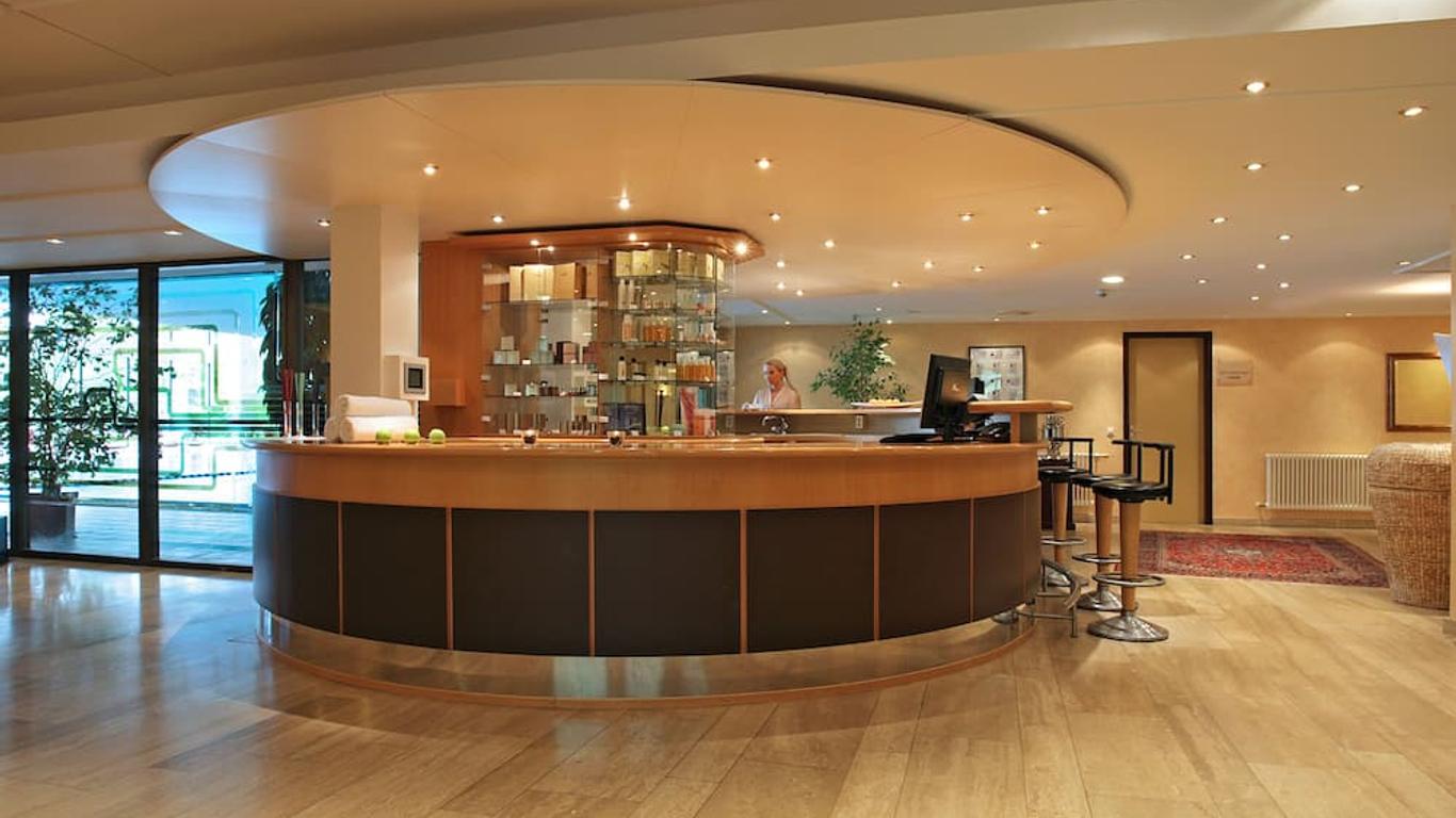 呂根懸崖酒店 - 水療渡假村 - 塞林