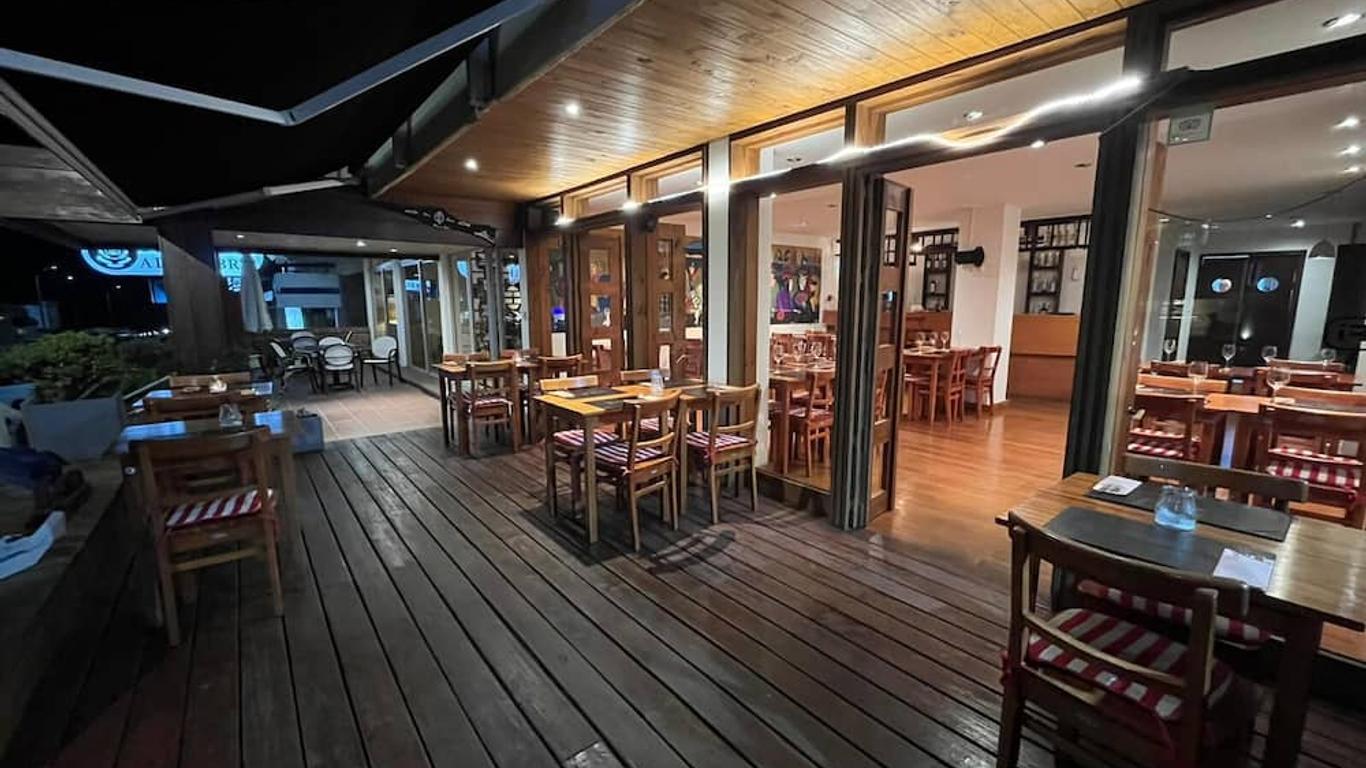 阿哈巴拉酒店 - 艾斯帖角