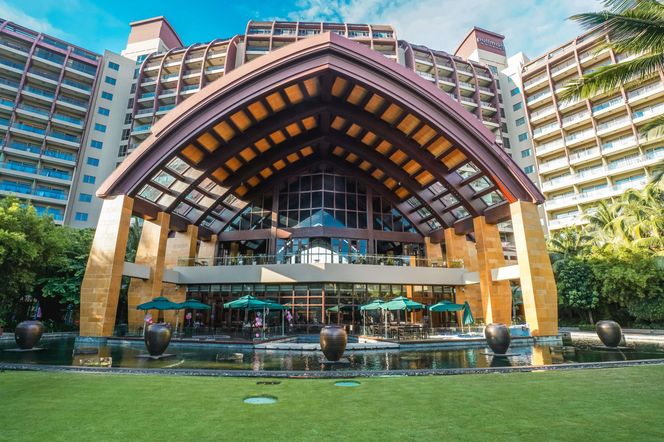 三亚湾海居铂尔曼度假酒店(免税店折扣+水乐园 ）