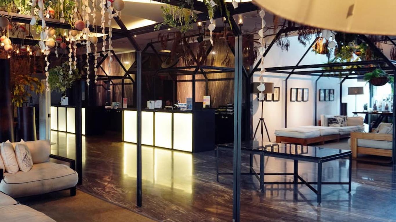 怡保M屋頂公寓酒店