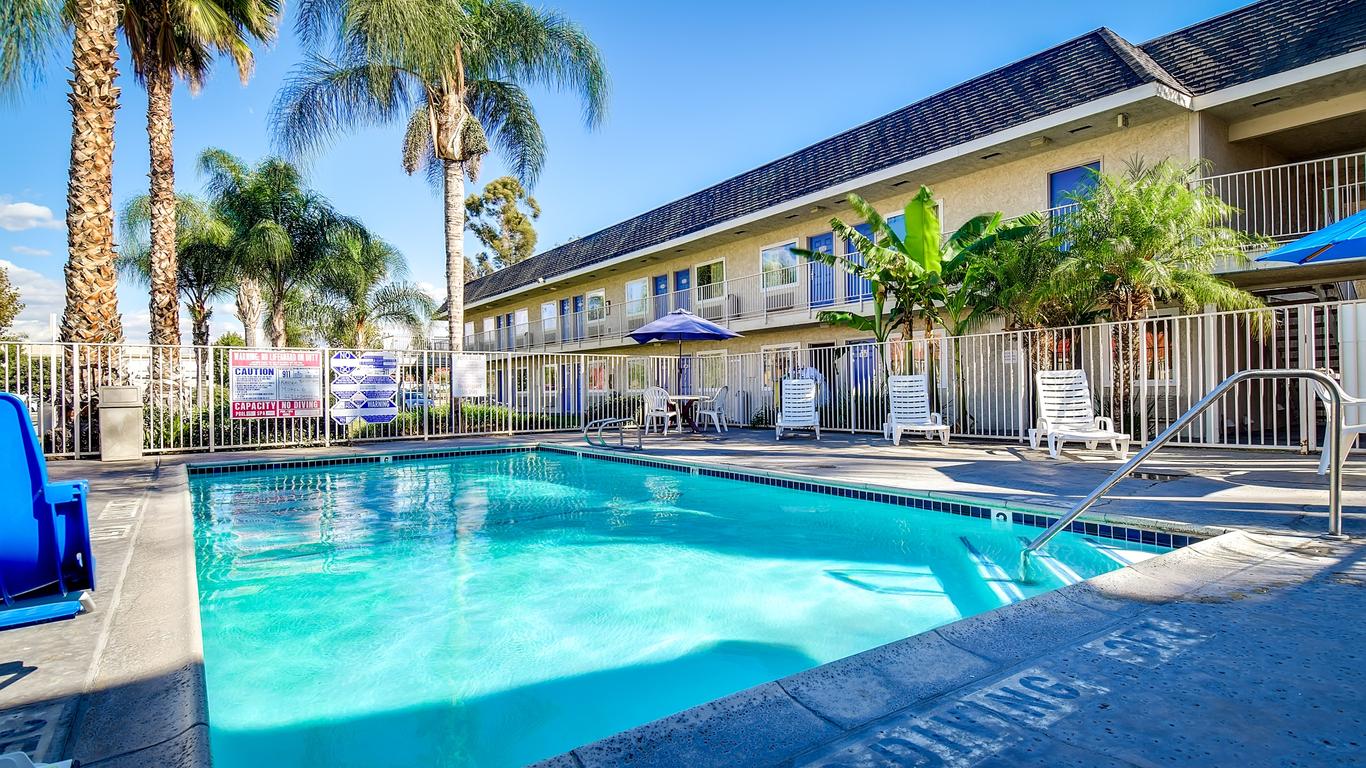 Motel 6 - 南 Riverside - 河濱