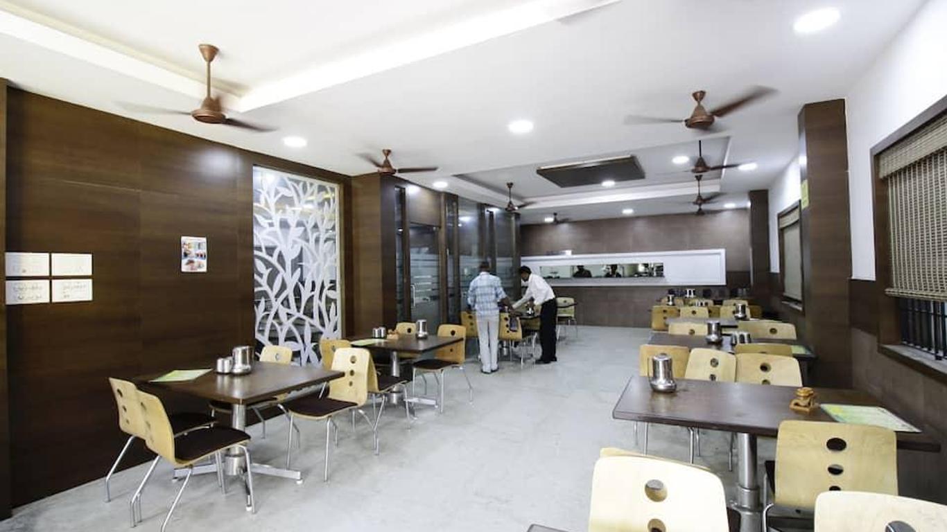 Hotel Udayam Towers
