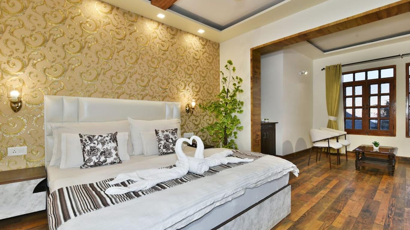 Pax Hotel Ark 150 meters from Mall Road
