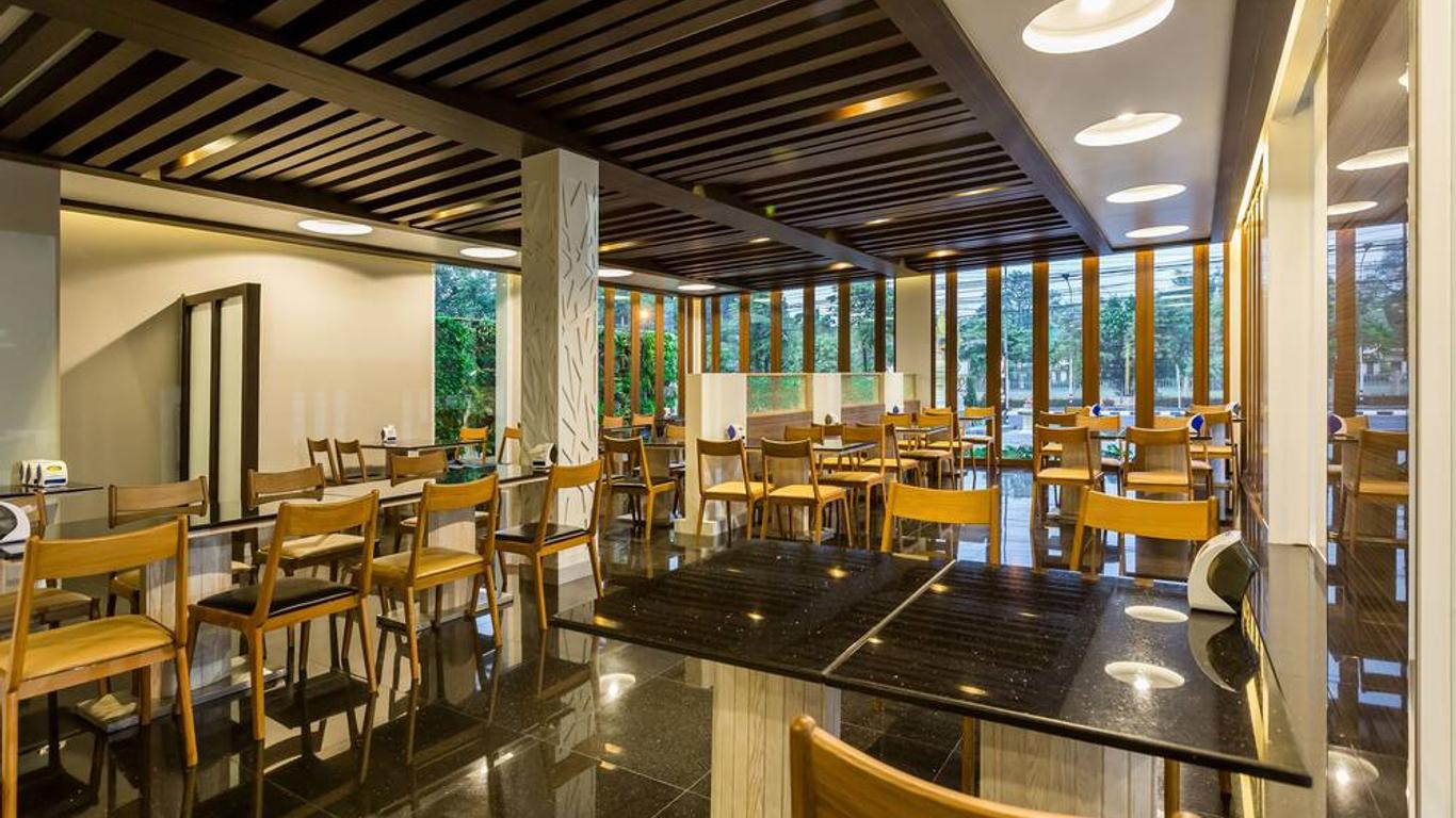 烏汶 V 酒店 - 烏汶府