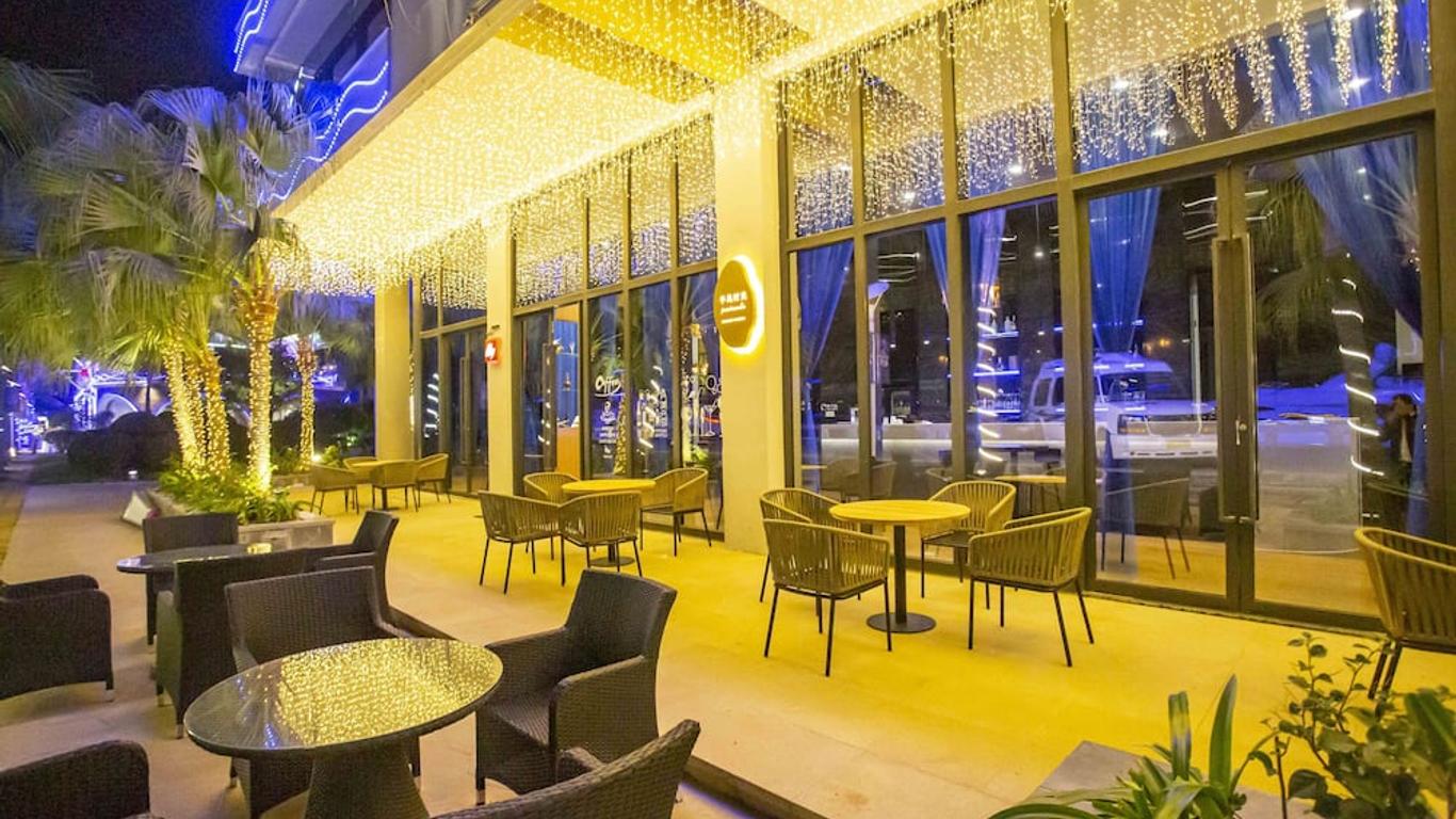 三亞半山半島帆船港酒店