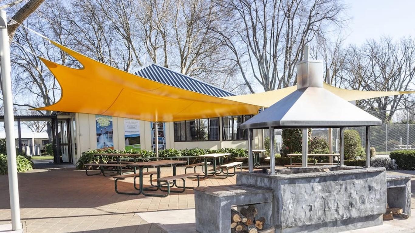哈士汀十佳假日公園酒店 - 哈士汀