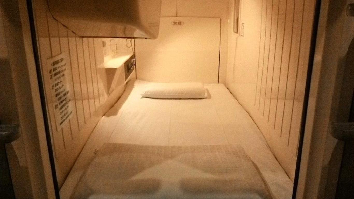 湯島膠囊旅館（只限男性）