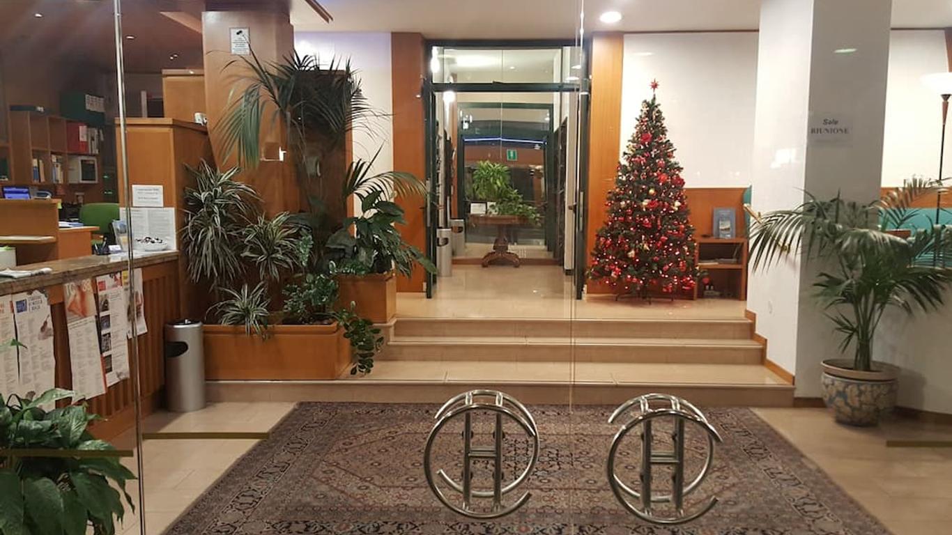 克里斯塔羅酒店