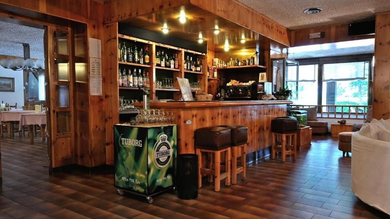 民族酒店 - 波爾米歐