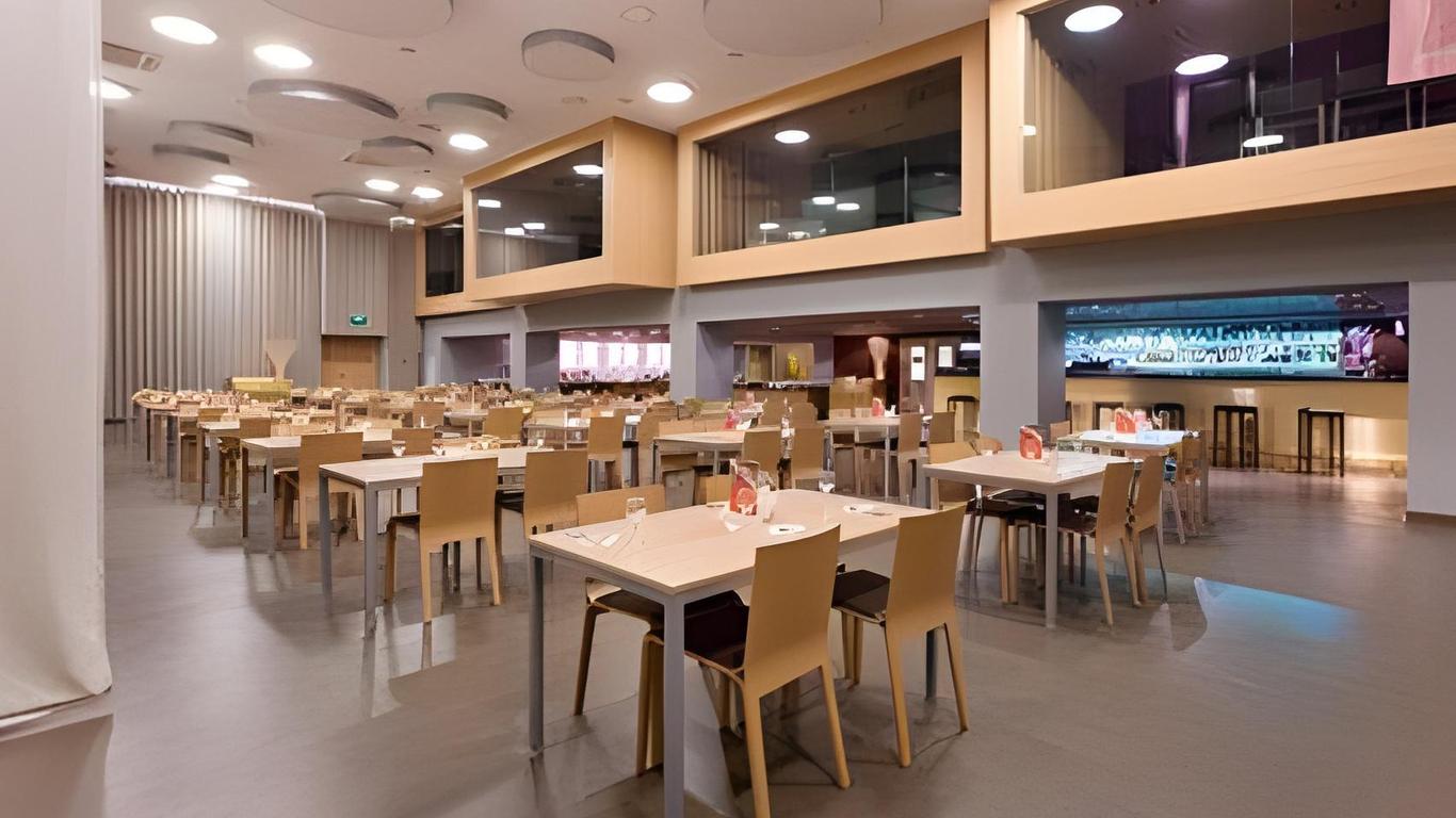 烏法阿茲慕飯店