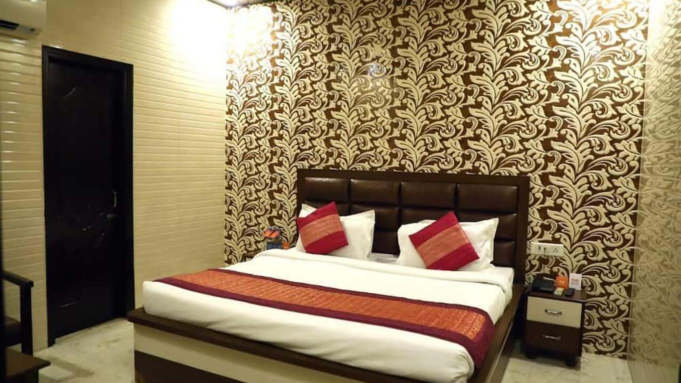 Hotel Holy City