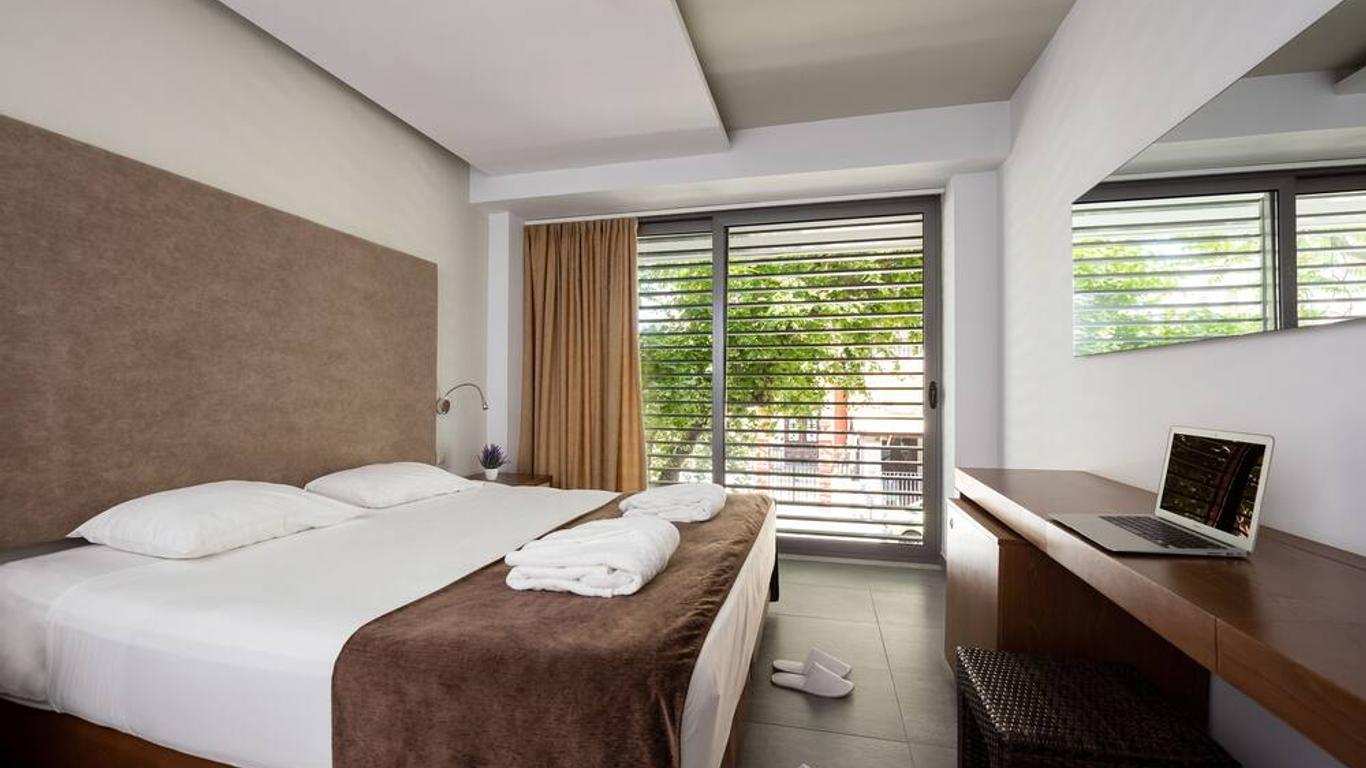 Oktober Hotel - Rhodes (羅得斯公園)